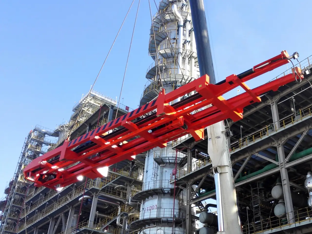 High-efficiency bundle puller for petrochemical maintenance