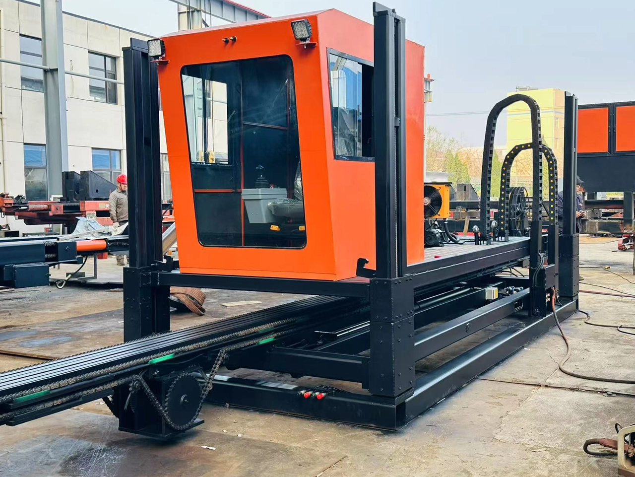 Tube bundle cleaning equipment with integrated control system